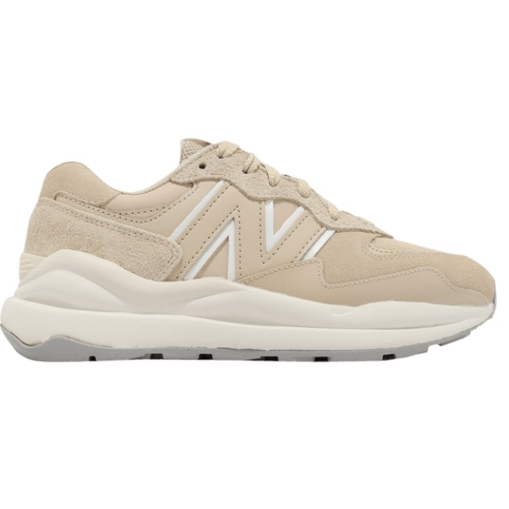 New Balance, 57/40 size 8, Sandstone